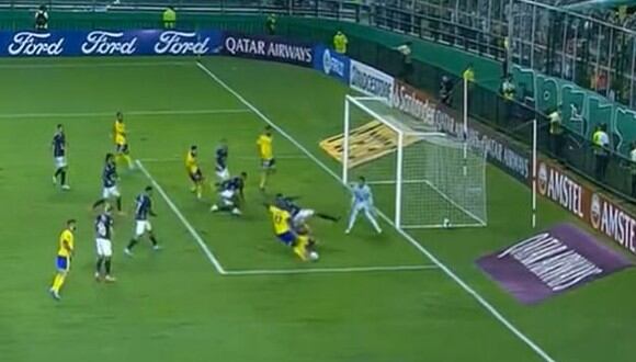 La ocasión de gol que tuvo Luis Advíncula en el Boca vs. Deportivo Cali. (Captura: Fox Sports 1)