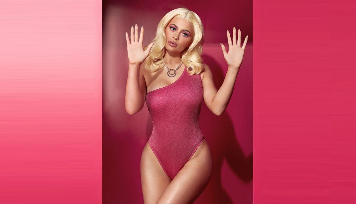 Kylie Jenner se convierte en Barbie para celebrar Halloween. (Foto: @kyliejenner)