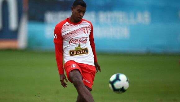 Miguel Araujo es convocado constantemente a la selección peruana, sin embargo, juega poco. Foto: GEC