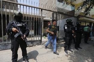 San Juan de Lurigancho: A balazos, la policía detiene a cuatro asaltantes