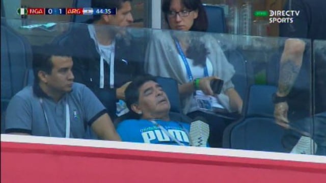 Diego Maradona se quedó dormido (Autor: FIFA | Fuente: DirecTV)