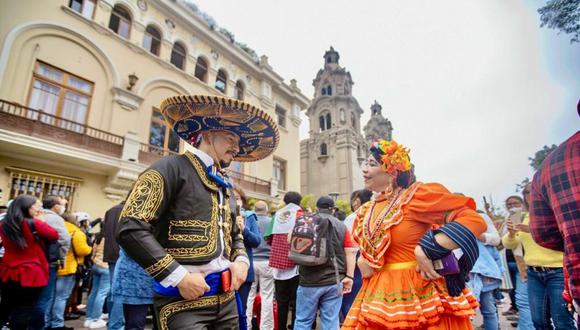 Peruanos con residentes mexicanos celebraron en el Parque Kennedy un nuevo aniversario de la Independencia de México. (Trome / Municipalidad de Miraflores).