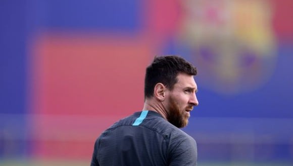 El francés Ousmane Dembelé, quien se recupera de una lesión muscular al igual que Lionel Messi, también completó parte de la práctica grupal de este lunes del Barcelona. (Foto: AFP)