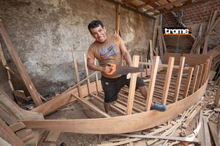 ‘Makukito’: Carpintero chorrillano mantiene la tradición de hacer chalanas y botes de manera artesanal para la pesca 