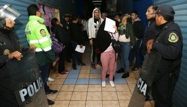 La Municipalidad de Lima clausuró 9 de los 11 módulos intervenidos e impuso a todos los puestos multas. (Difusión)