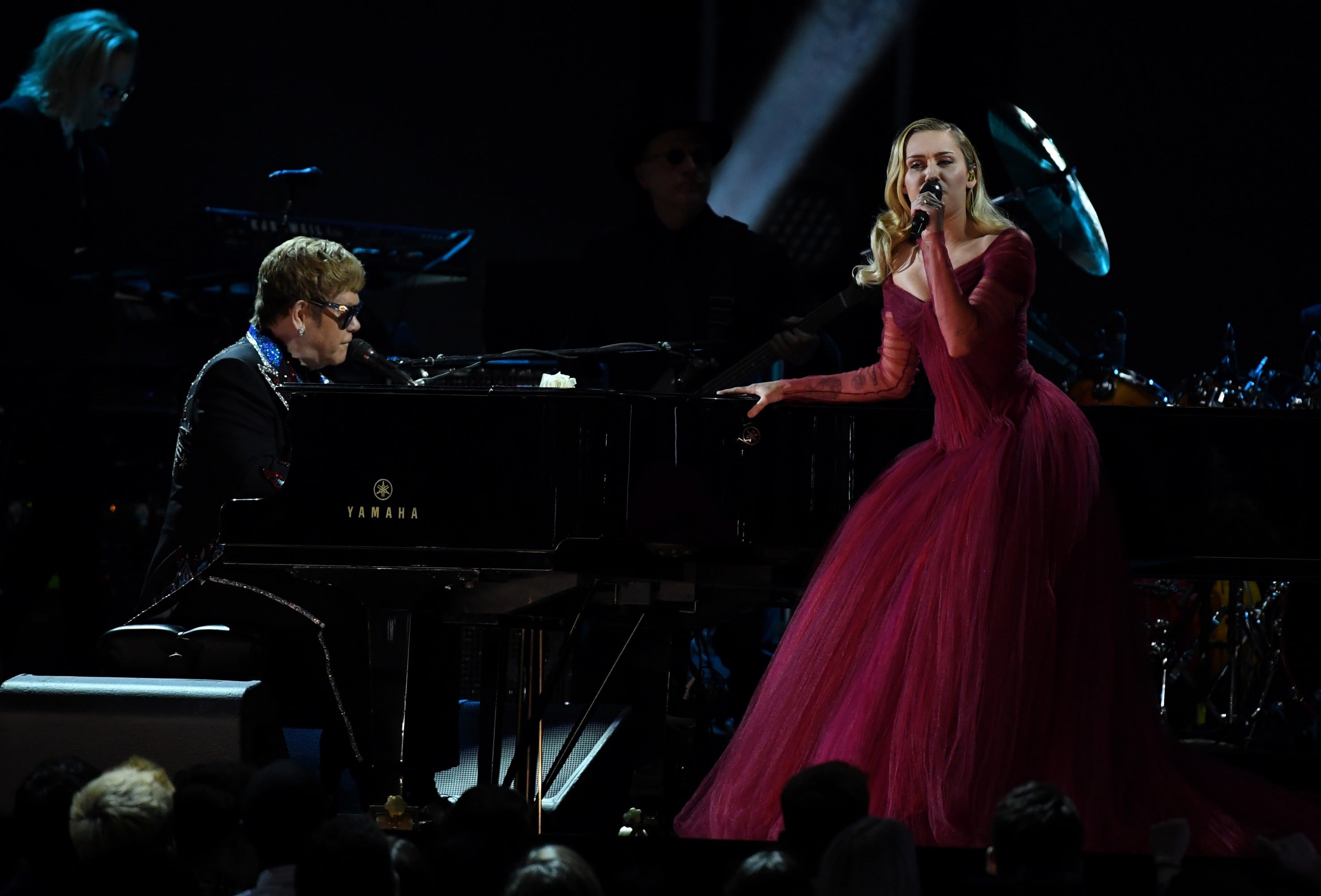 Miley Cyrus se unió a Elton John para cantar juntos en el Grammy 2018.