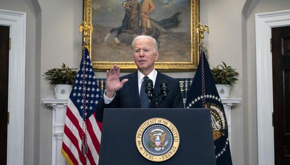 El presidente de los Estados Unidos, Joe Biden, ofrece una actualización nacional sobre la situación en la frontera entre Rusia y Ucrania en la Casa Blanca en Washington, DC, el 18 de febrero de 2022. (Foto de Jim WATSON / AFP)