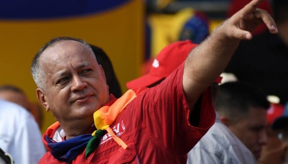 Diosdado Cabello gesticula durante una manifestación oficialista en Caracas (Venezuela), el 16 de noviembre de 2019. (Yuri CORTEZ / AFP).