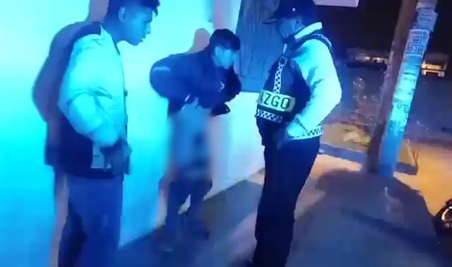 Tras ser detenido, el delincuente intentó quitarse el pantalón. (Foto: Municipalidad de Surco)