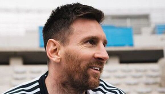 Lionel Messi ya luce la camiseta de Argentina para Qatar 2022. (Foto: @Argentina /Twitter)