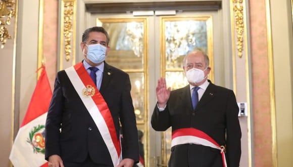 Presidente Manuel Merino tomó juramento a su primer ministro Antero Flores Aráoz (Foto: Presidencia)
