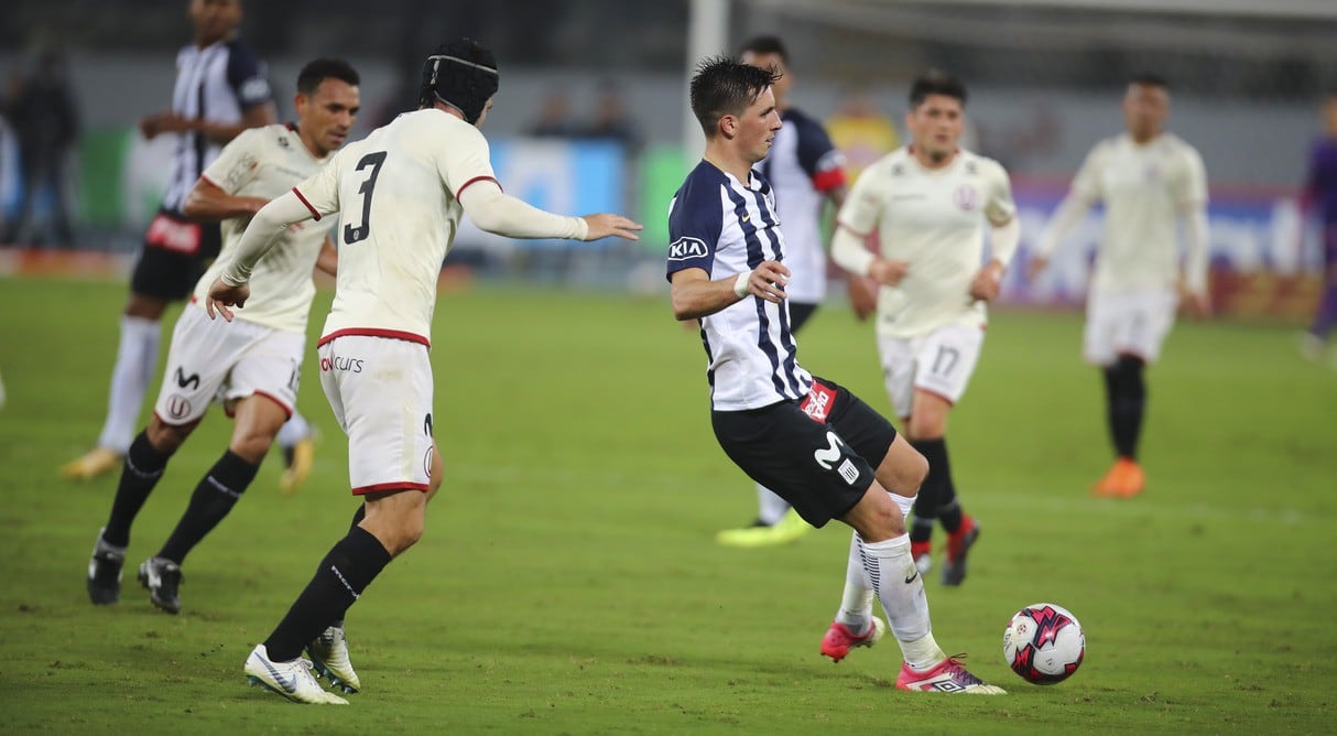 Alianza Lima vs. Universitario se enfrentan hoy en un nuevo clásico del fútbol peruano.
