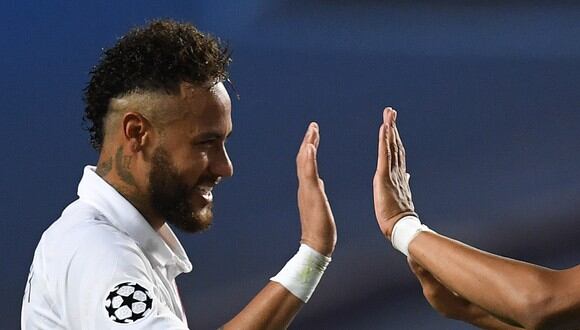 Neymar compartió en redes sociales la recuperación que realizar previo a las semifinales de la Champions League. (Foto: AFP)
