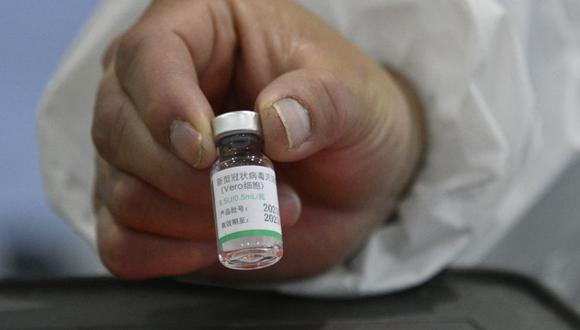 La vacuna china Sinopharm fue la primera en aplicarse en el Perú y sirvió para inmunizar al personal médico de primera línea. (Foto: Aizar RALDES / AFP).