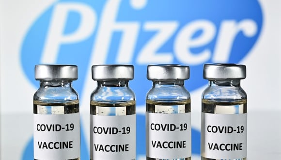 La FDA había recibido la solicitud para la aprobación de la vacuna Pfizer el pasado 20 de noviembre. (JUSTIN TALLIS / AFP)