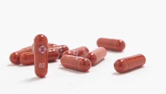 Merck acepta que otras farmacéuticas puedan producir Molnupiravir, su píldora contra el COVID-19 (Foto: AP)