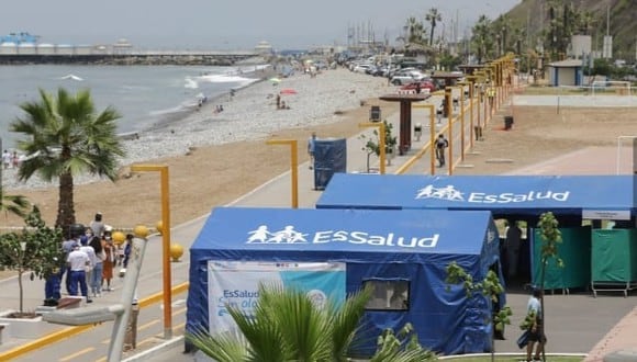 Este sábado 26 y domingo 27, el Seguro Social tomará muestras de descarte de COVID-19 en playas y parques zonales de Lima. (Foto: Essalud)