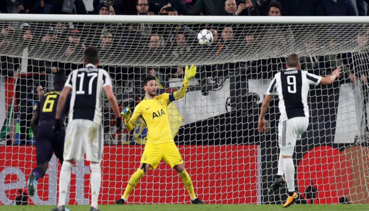 Gonzalo Higuain falló un penal en el Juventus vs Tottenham.