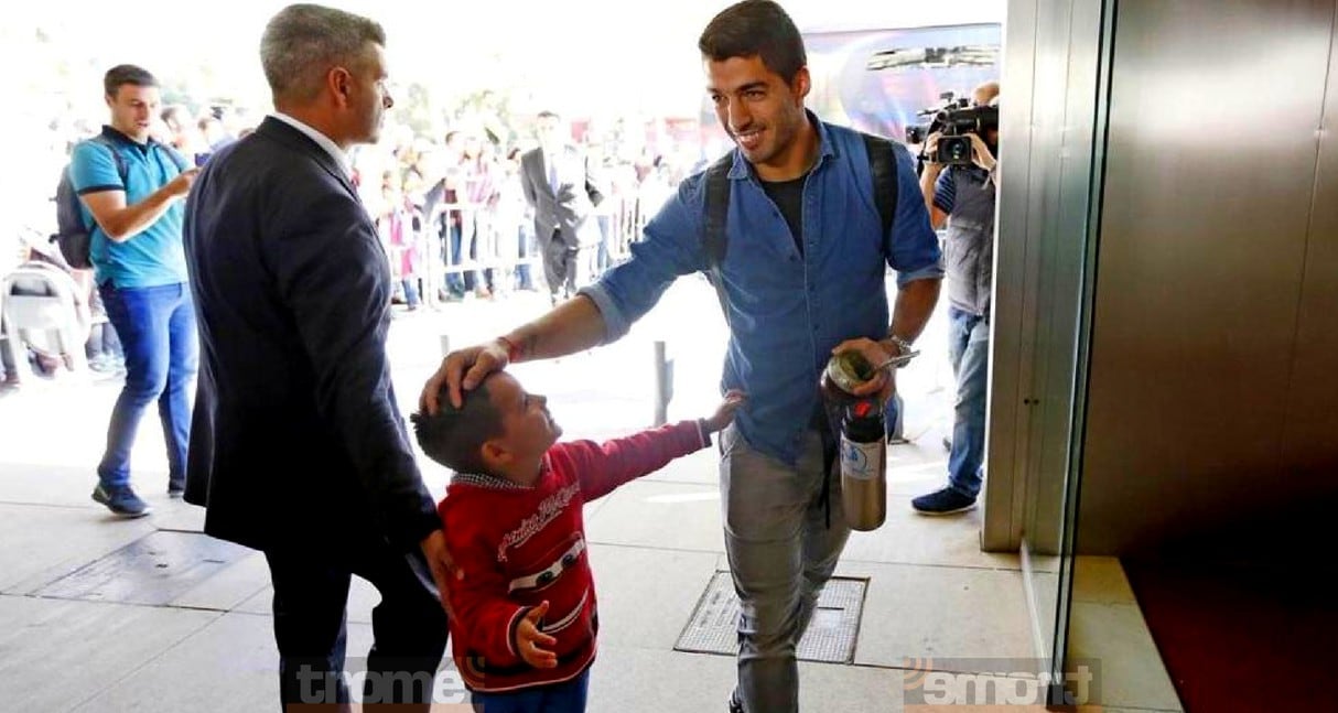 Luis Suárez recibió advertencia de niño que le pide no volver a morder a un rival durante el mundial