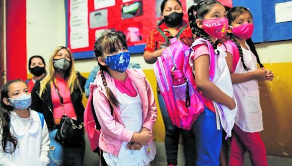 El Ministerio de Educación indicó que el regreso a las clases presenciales en el Perú se daría el 15 de abril. Sin embargo, sería de manera flexible, gradual y voluntaria. (Foto: Reuters)