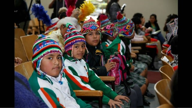 Niños y niñas peruanos y de diferentes países inauguraron
con éxito el I Encuentro Internacional de Infancias.