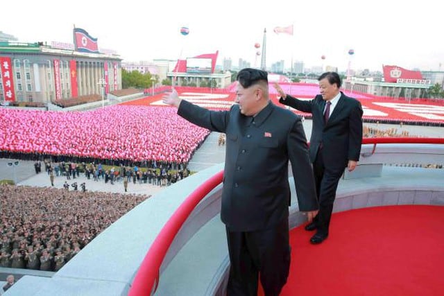105° aniversario del nacimiento del fundador Kim II-Sung fue celebrado con desfile militar en Corea del Norte.