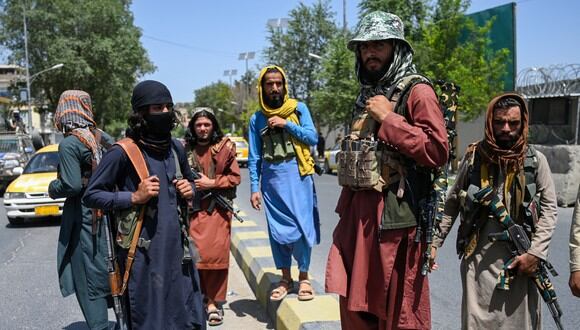 Los talibanes advirtieron que no anunciarán la constitución de un nuevo gobierno mientras haya soldados de Estados Unidos en el país. (Foto: Wakil Kohsar / AFP)