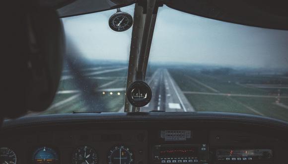 El piloto involuntario, el único pasajero, contó con la ayuda de un controlador aéreo que guió sus pasos hasta su aterrizaje en el aeropuerto internacional de Palm Beach. (Foto: Pixabay)