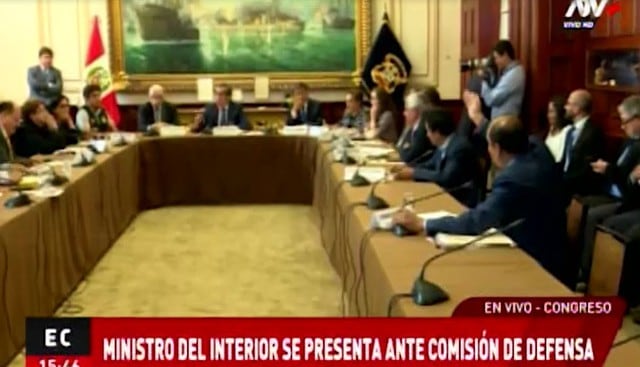 Jorge del Castillo mandó a callar a Richard Arce porque llegó tarde a la Comisión de Defensa del Congreso. (Capturas: Congreso de la República)