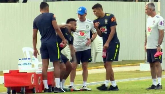 La reacción de Neymar a una broma de Thiago Silva. (Captura: ESPN)