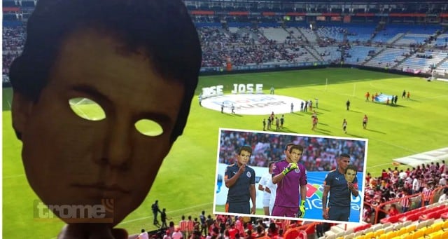José José  fue homenajeando en un partido entre  Pachuca y Chivas