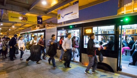 Servicio nocturno 'Lechucero' del Metropolitano será habilitado para cubrir demanda de pasajeros. (Foto: Andina)