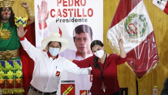 La excandidata presidencial Verónika Mendoza formalizó este miércoles su respaldo al postulante de Perú Libre, Pedro Castillo, para la segunda vuelta. (Foto: César Bueno @photo.gec)