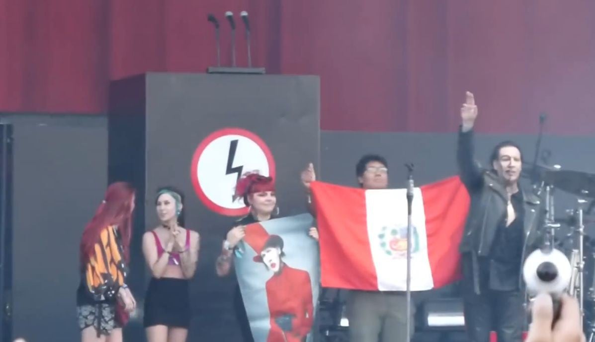 Marilyn Manson obligó a fan peruano a quitarse el polo en pleno escenario