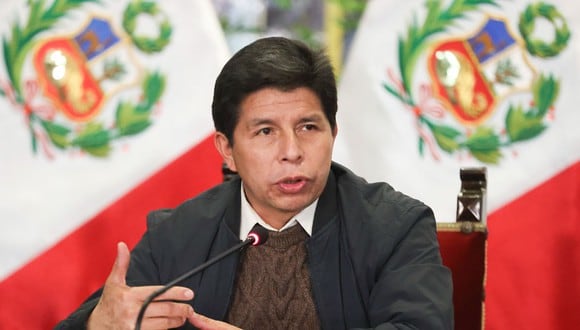 El congresista Juan Lizarzaburu solicita que se investigue a Pedro Castillo. Foto: Presidencia