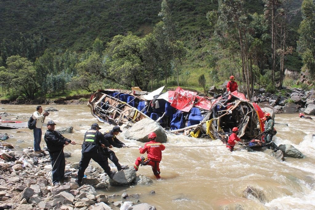 Caída de bus a abismo dejó 39 muertos en la sierra de La Libertad