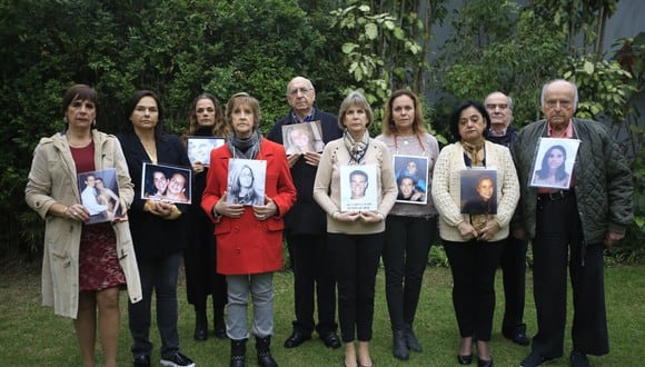 Los familiares de las víctimas de la discoteca 'Utopía'. (Foto: GEC)