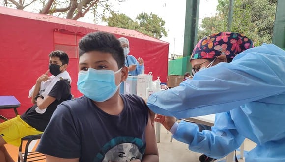Vacunación contra el COVID-19 para niños y adolescentes de 12 a 17 años inició el último martes en Tumbes. Foto: Gore Tumbes