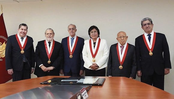 Los denunciados son: Ernesto Blume Fortini, José Luis Sardón de Taboada, Augusto Ferrero Costa y Manuel Miranda Canales.