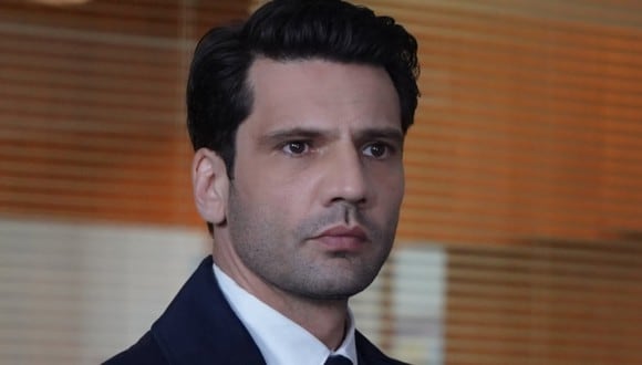 El actor turco Kaan Urgancıoğlu como Ilgaz Kaya en la telenovela "Secretos de familia" (Foto: Ay Yapım)