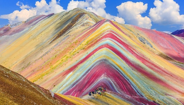 La Montaña de los Siete Colores, famosa y turística atracción del Cusco, forma parte de una concesión minera