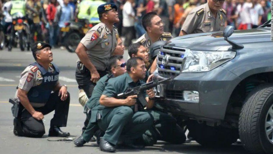 Ataque terrorista deja al menos 7 muertos y muchos heridos en Yakarta (Indonesia). Los ataques pueden pertenecer a ISIS. (Foto: Getty imágenes)