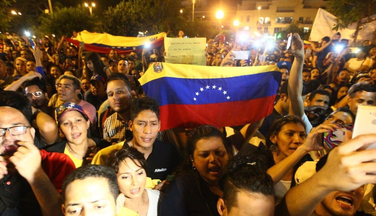 Los venezolanos se concentraron en el parque Kennedy para manifestarse contra el régimen de Nicolás Maduro. (Foto: GEC / Miguel Bellido)