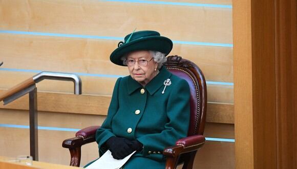La noticia de que la reina se contagió alimentó la preocupación por la salud de la monarca, que en octubre estuvo ingresada en el hospital durante una noche. (Foto:  ANDY BUCHANAN / various sources / AFP)
