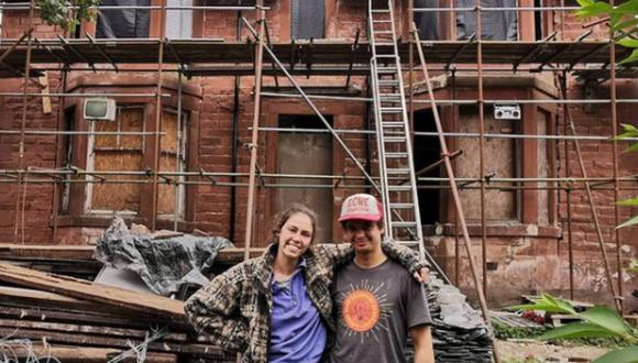 La pareja abrió un perfil de Instagram para compartir especialmente la reconstrucción de la casa. (Foto: @whathavewedunoon).