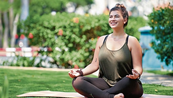 Yoga para combatir el estrés y cuidar su salud