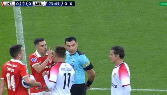 Gabriel se fue expulsado por falta a Arias en el Inter vs. Melgar. (Foto: captura Directv Sports)