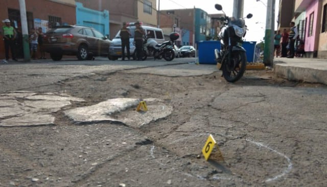 Balacera dejó 3 heridos y una persona fallecida en La Perla. (Fotos: Joseph Ángeles)