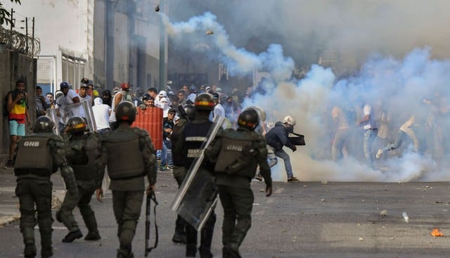Al menos 16 muertos en protestas contra el régimen de Nicolás Maduro. Foto: AFP