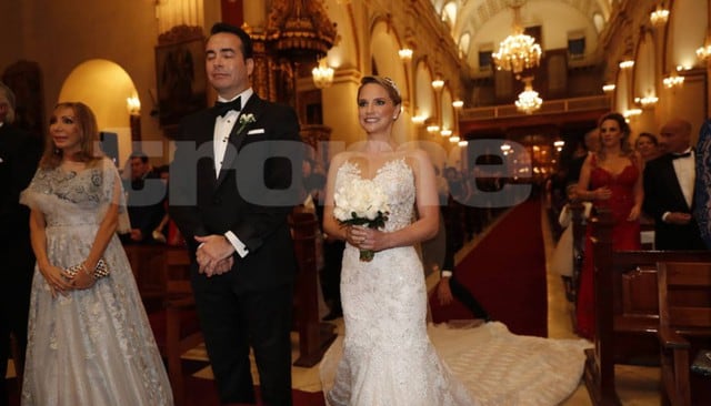 Luciana León se casó con economista Augusto Narvarte en mágica boda